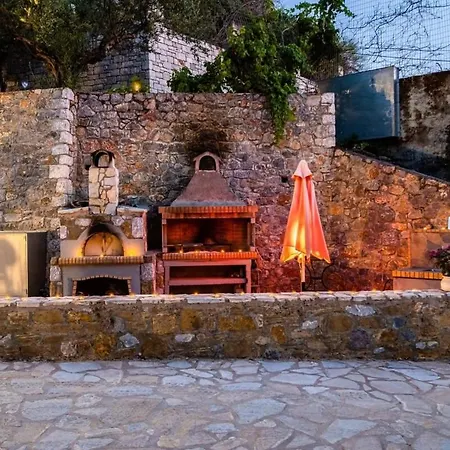 Kitries Summer Getaway - Eden Sandy