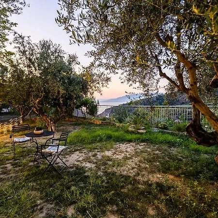 Kitries Summer Getaway - Eden Sandy