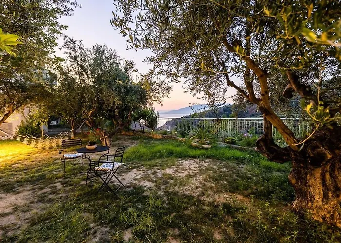 Kitries Summer Getaway - Eden Sandy